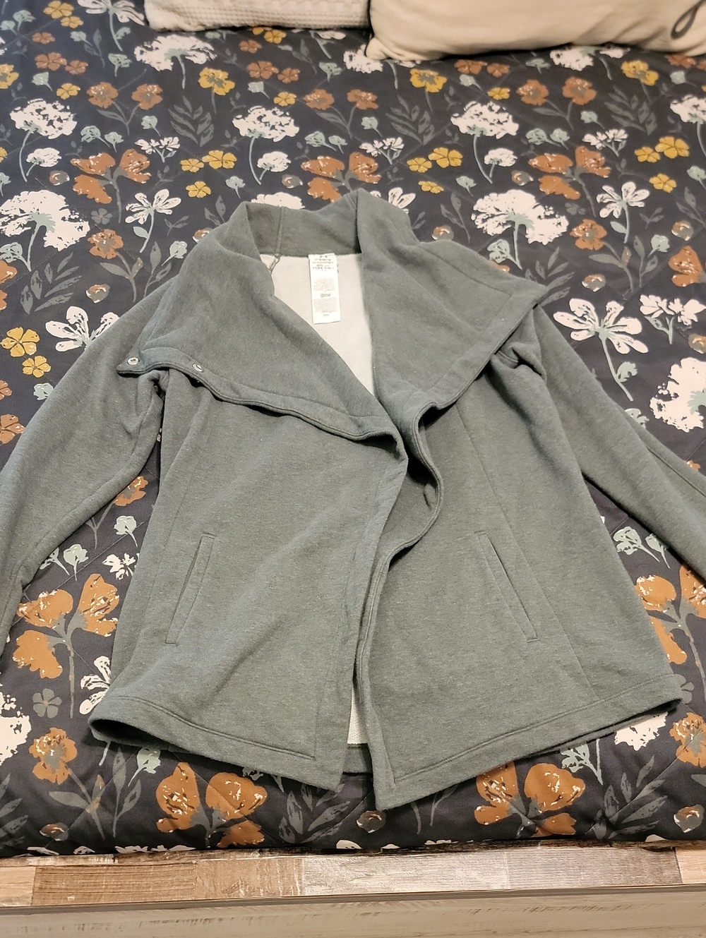 Under Armour Women's Sage Green Open-Front Draped Jacket